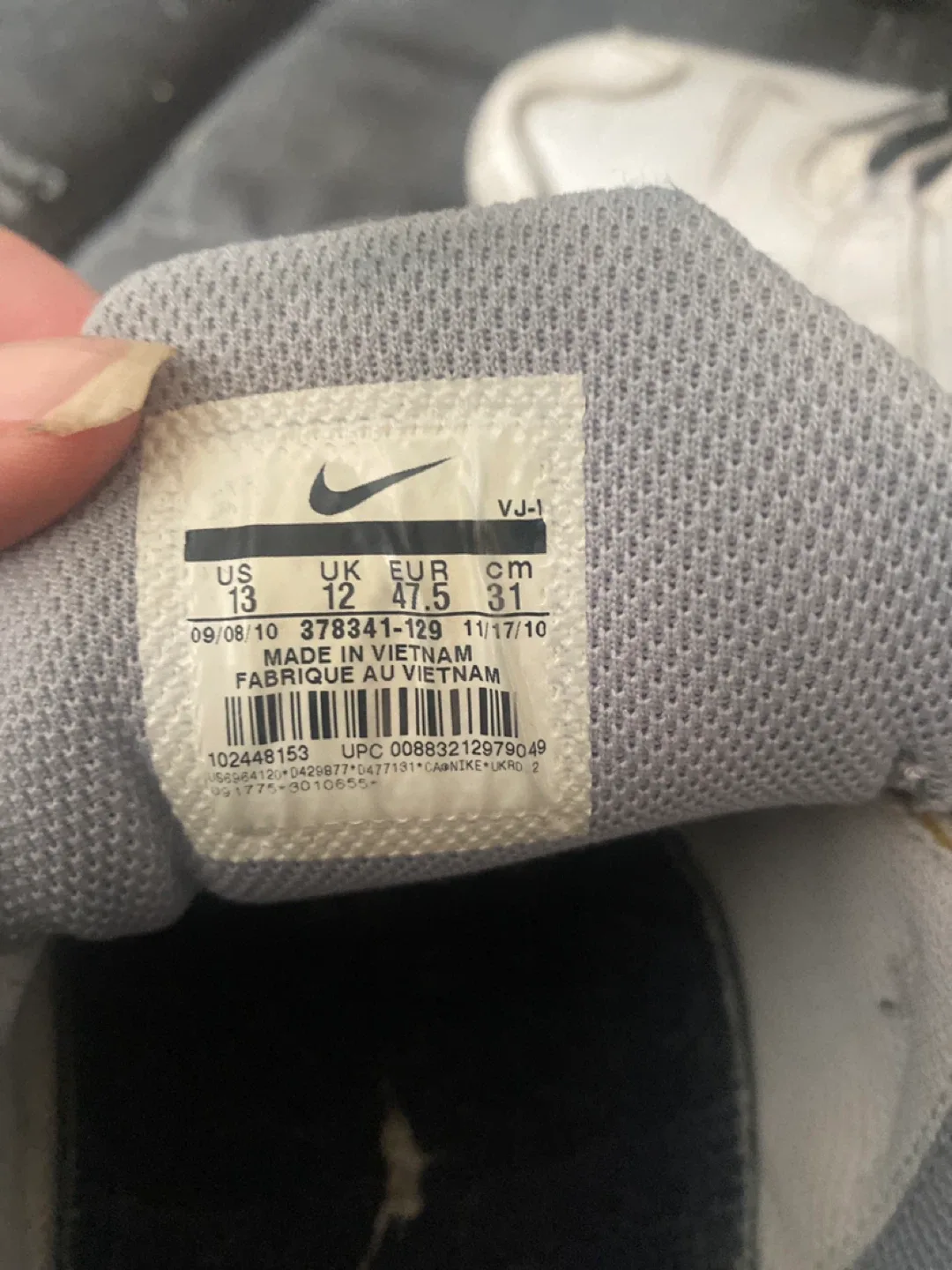 Nike Shox White Sneakers - Size 13 image indicator(2)