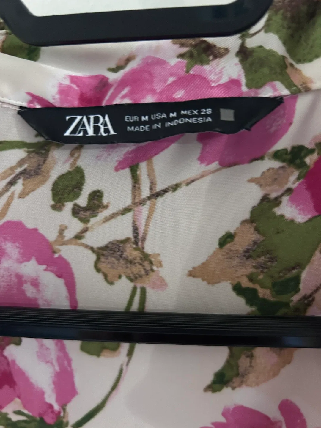 Zara Floral Print Button-Up Shirt - Size M image indicator(4)