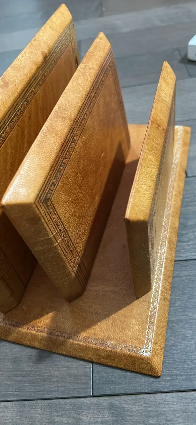 Leather Desk Organizer image indicator(3)