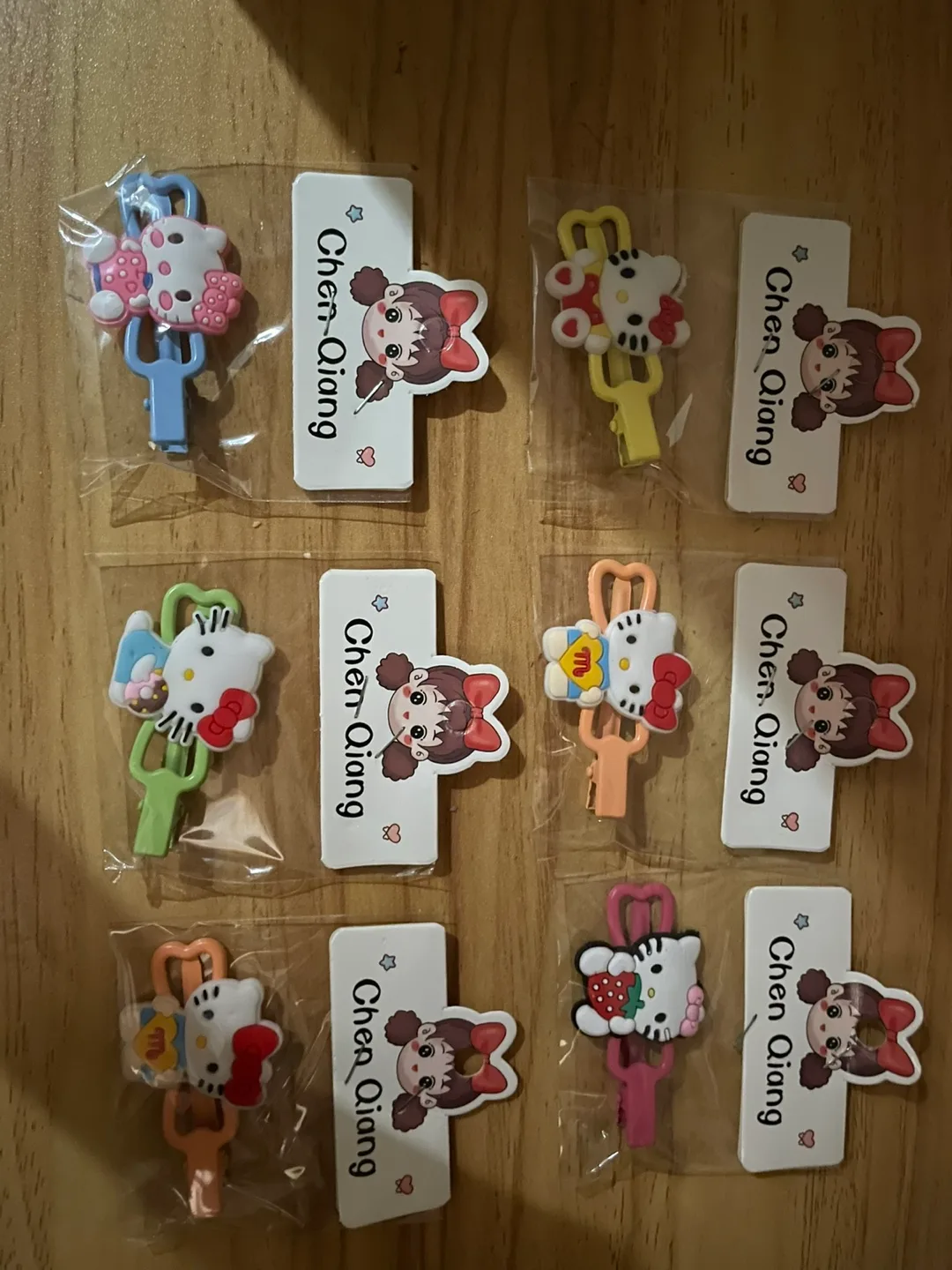 Hello Kitty Hair Clips - Set of 6 thumbnail