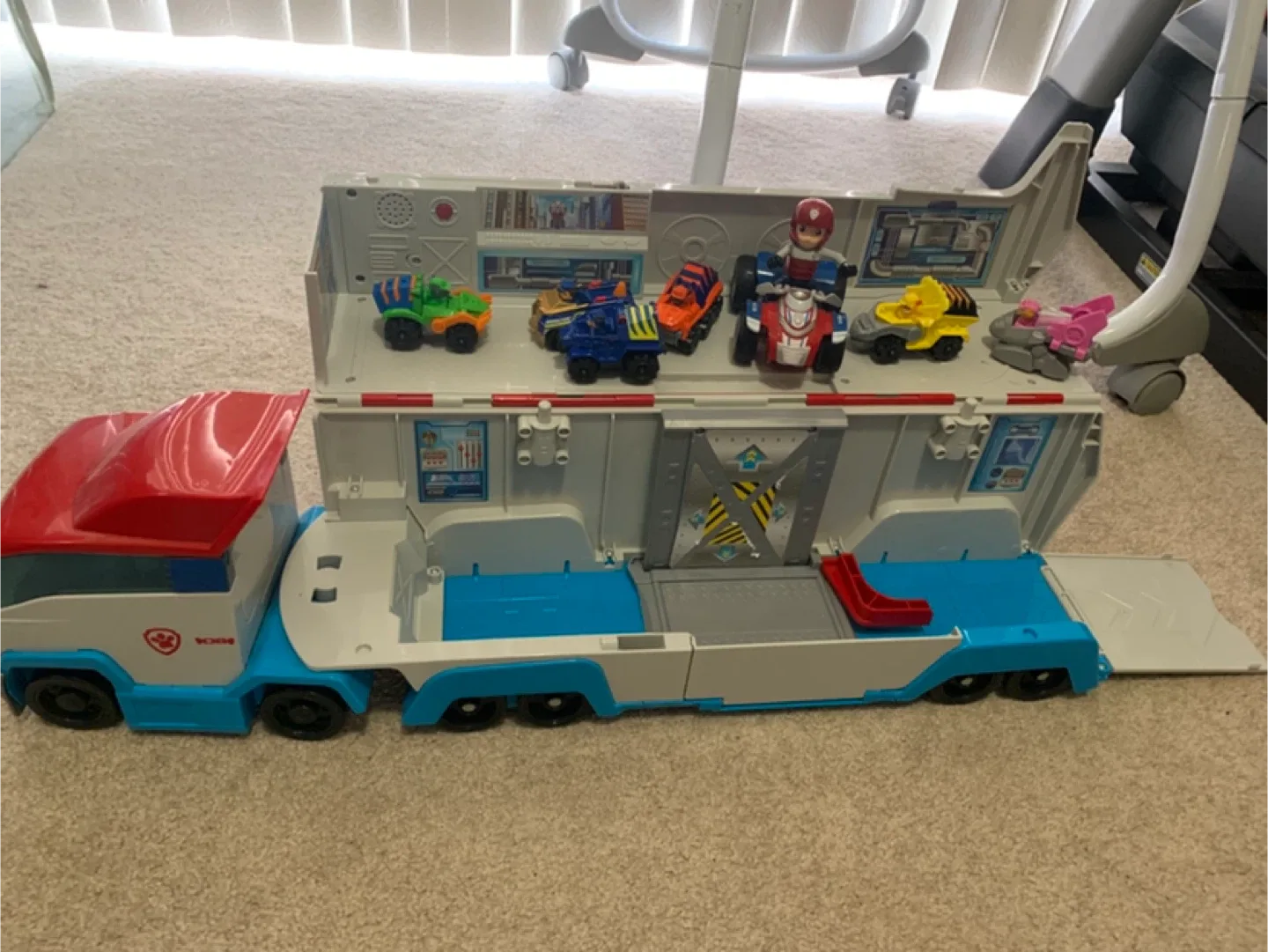 Paw Patrol Patroller Truck with Vehicles