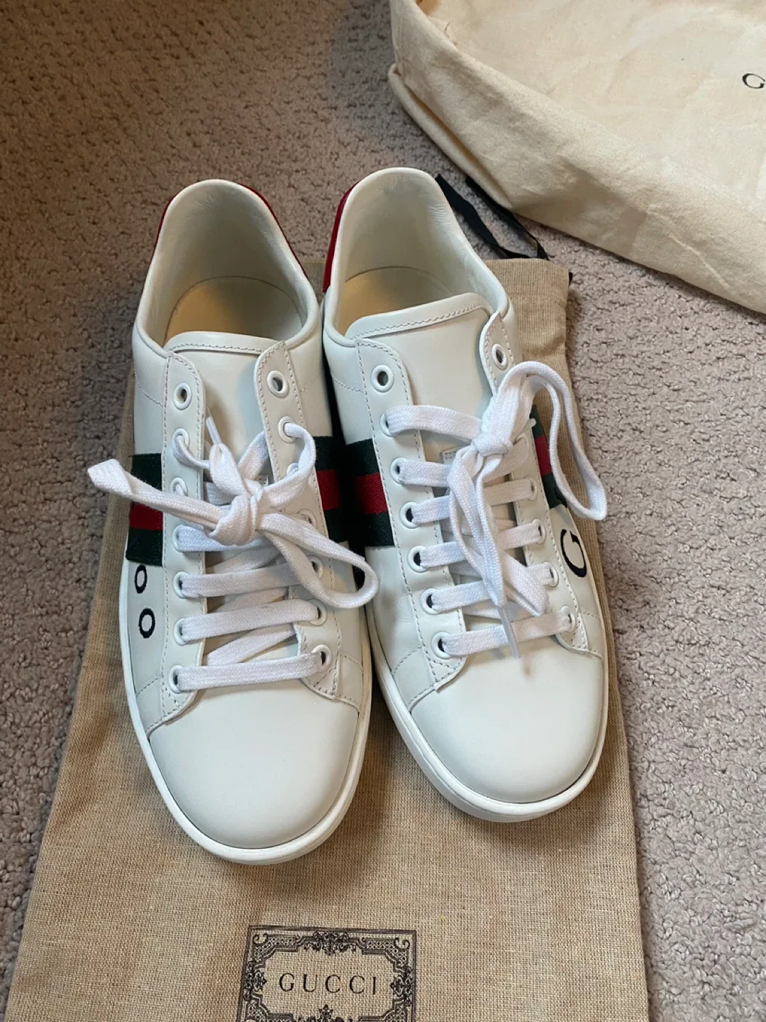 Gucci Sneakers (limited edition) image indicator(3)