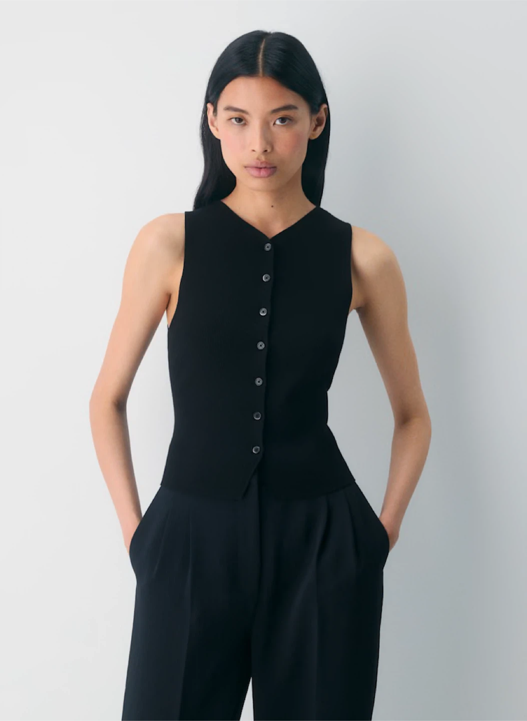 Aritzia Sweater Vest - XXS/Black (New!)
