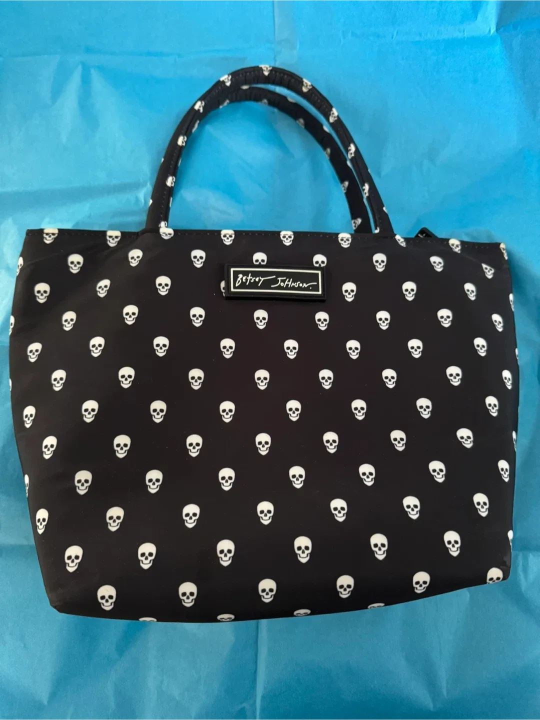 Betsey Johnson Skull Print insulated lunch Bag thumbnail
