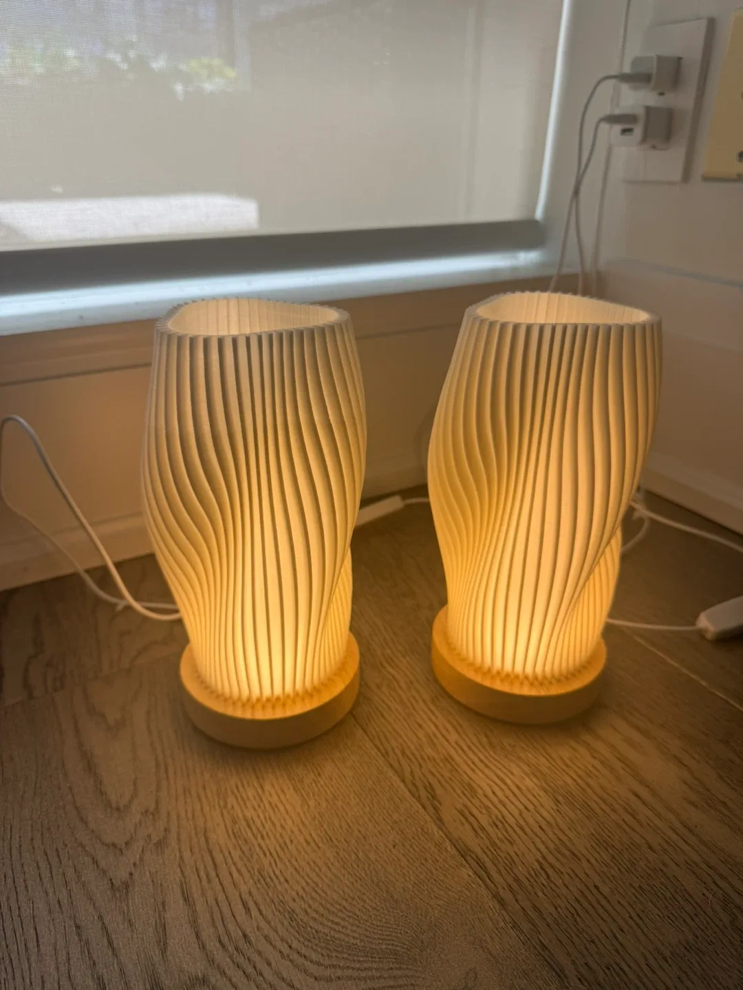 Set of 2 White Table Lamps thumbnail