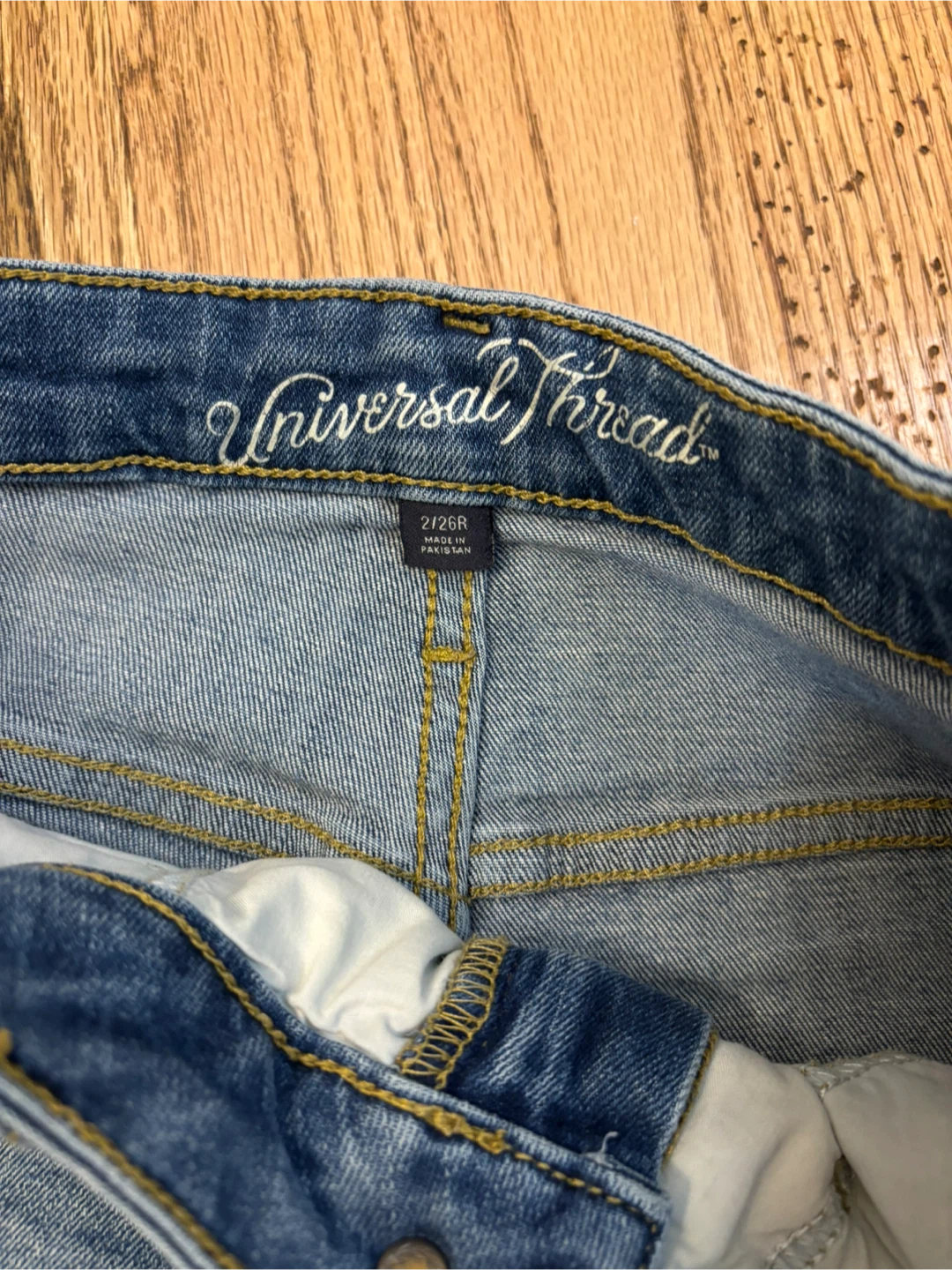 Universal Thread Distressed Jeans Size 2/26R - photo 2