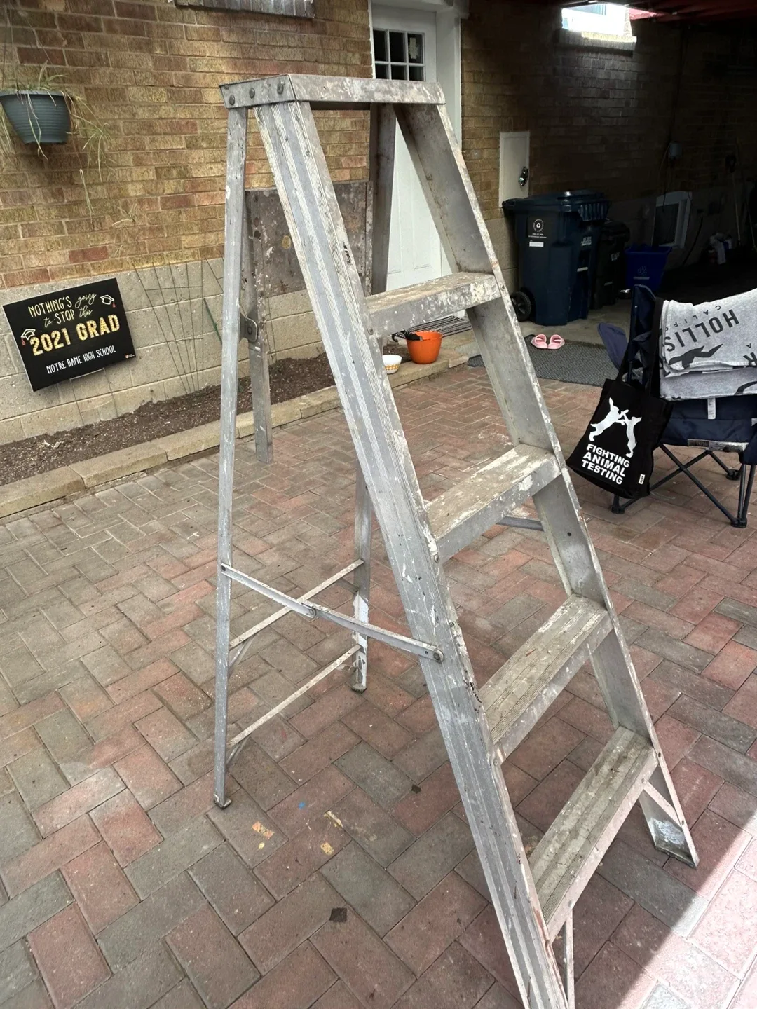 Aluminum Ladder - Used image indicator(2)