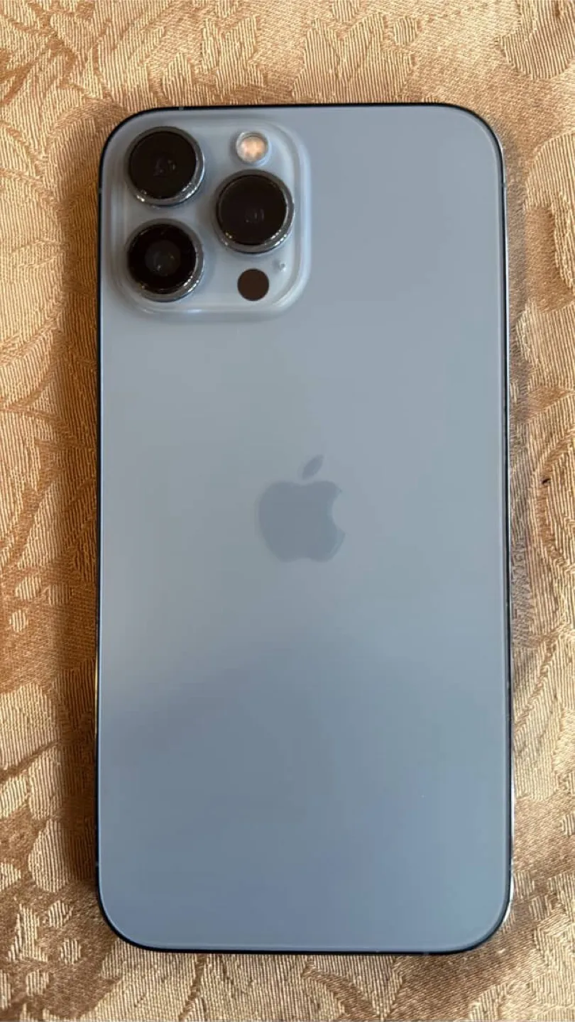 iPhone 13 Pro Max - 265 GB like new image indicator(2)