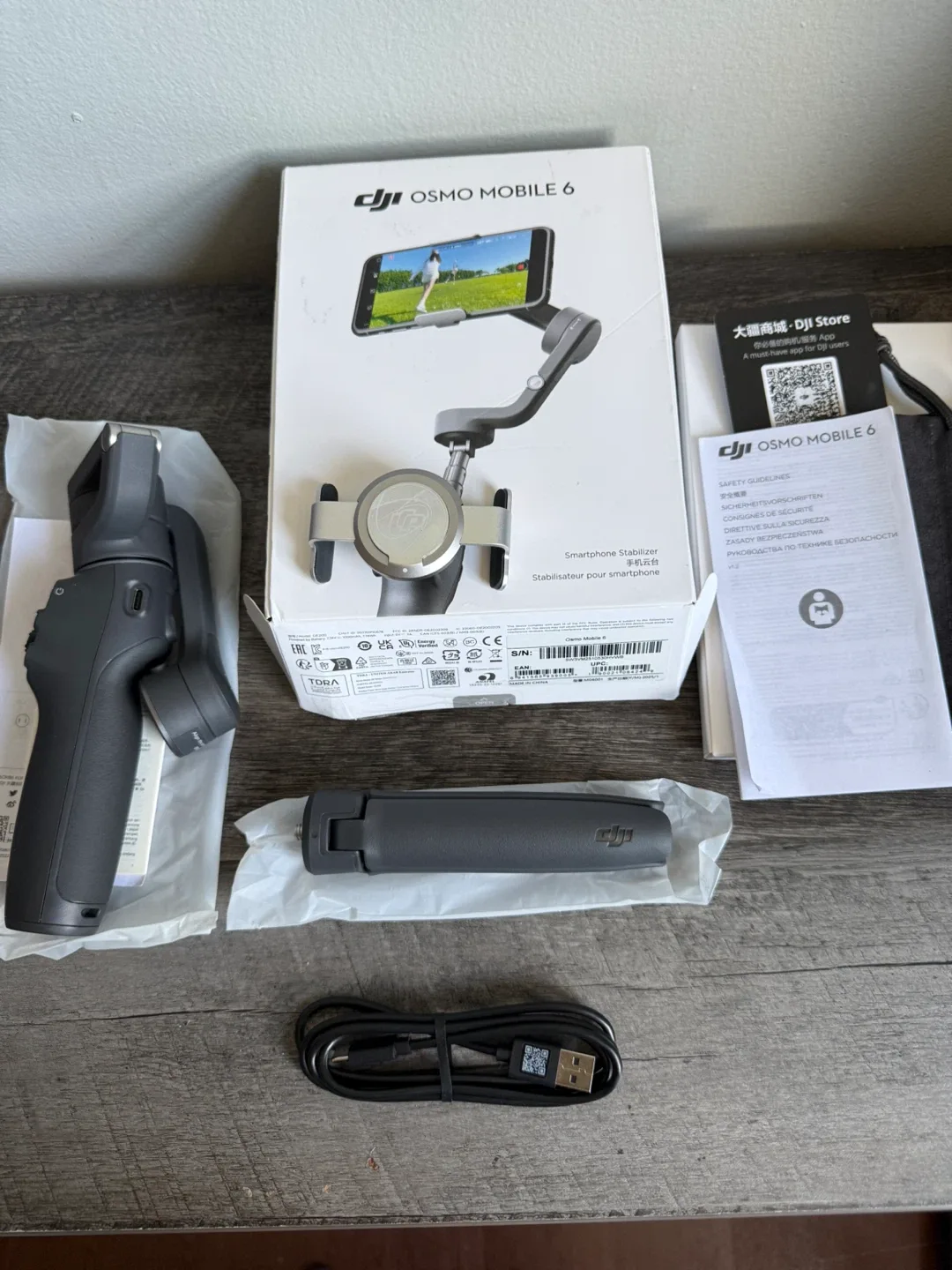 DJI Osmo Mobile 6 Gimbal Stabilizer - Like New! thumbnail