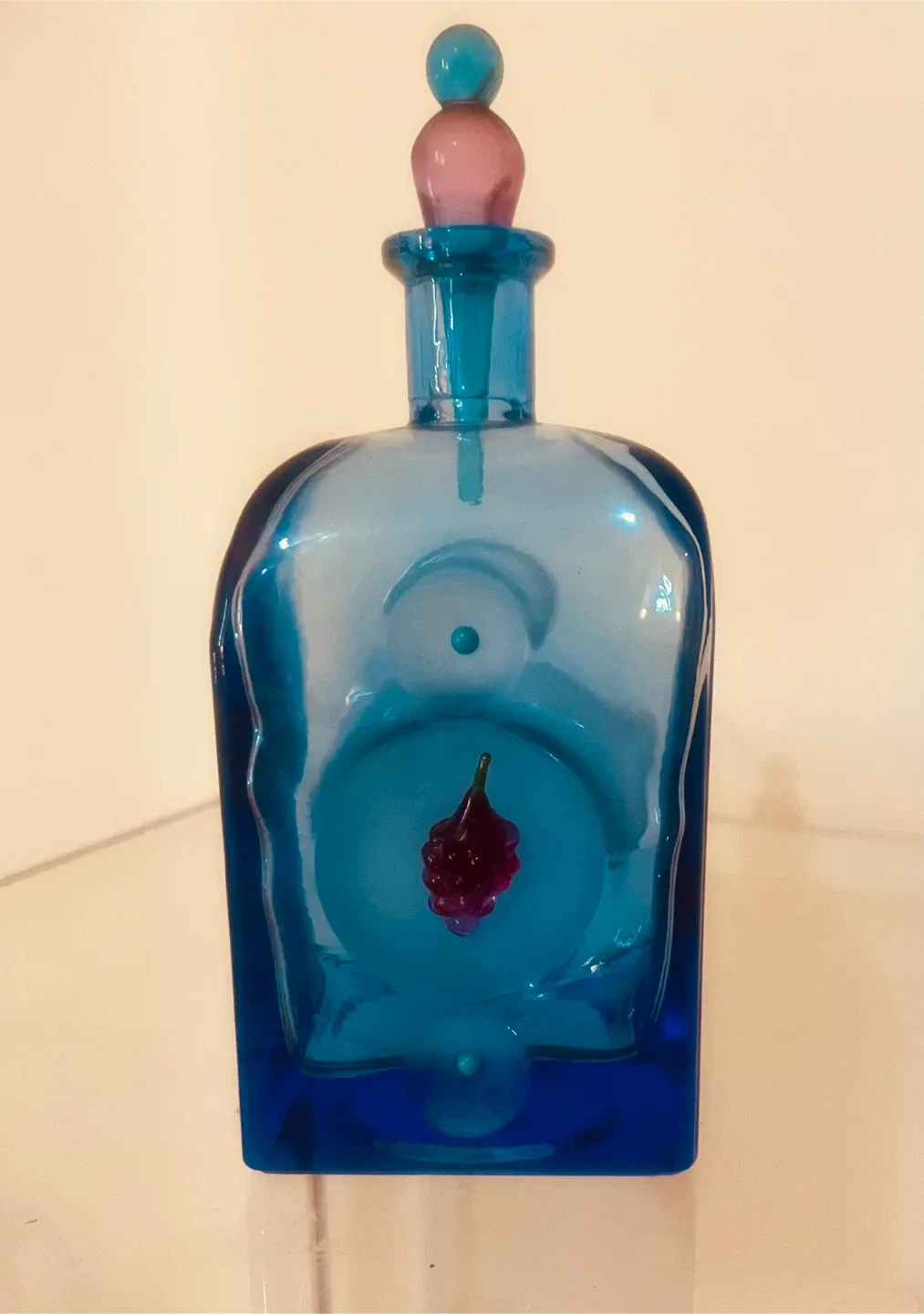 Blue Glass Decanter with Stopper image indicator(3)