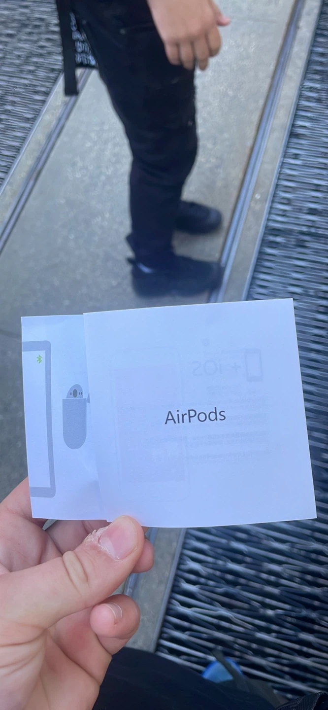 Apple AirPods with Wireless Case (2nd Gen/2019) MRXJ2AM/A - photo 5