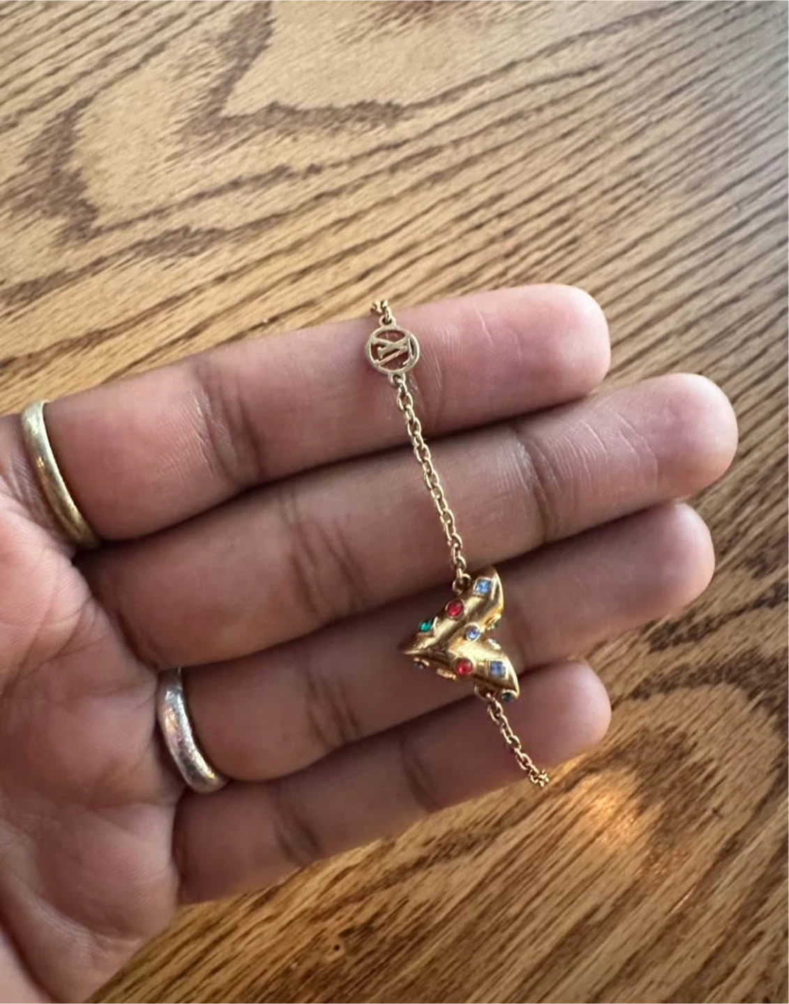 Louis Vuitton Essential V Bracelet - photo 2