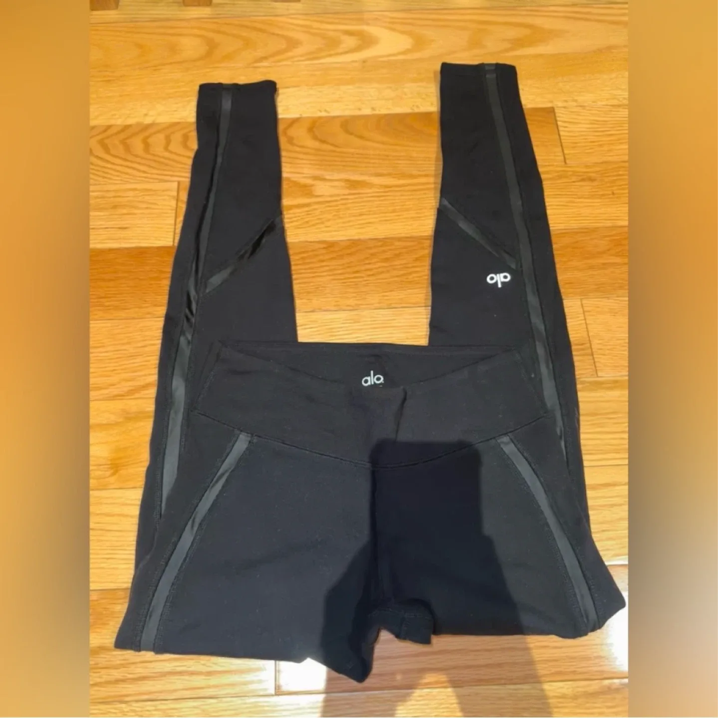 Alo black ribbon leggings XS image indicator(3)