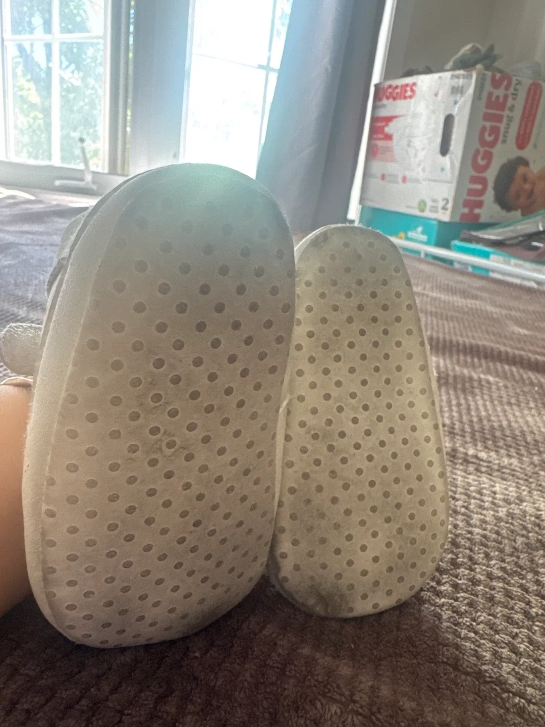 #freecycle White Baby Shoes - Size 13 image indicator(2)