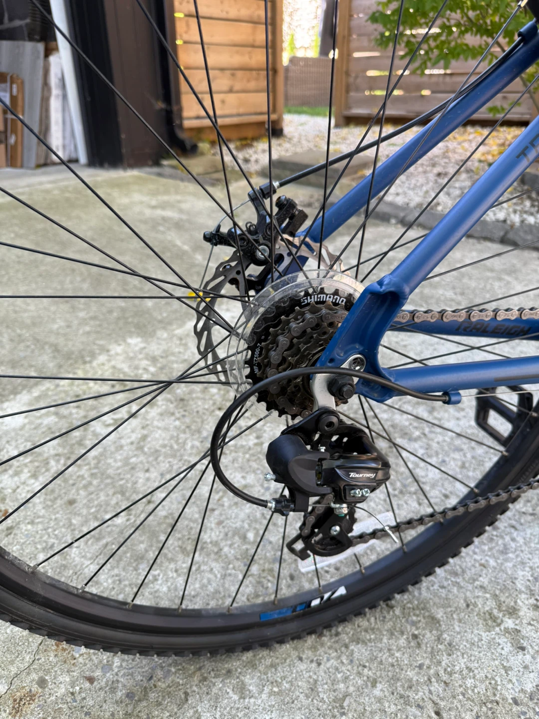 Raleigh Encounter Hybrid Bike, Blue - photo 3
