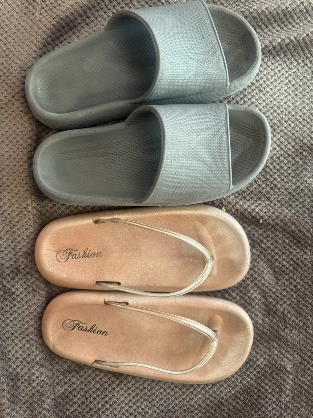 #freecycle Two Pairs of Slides thumbnail