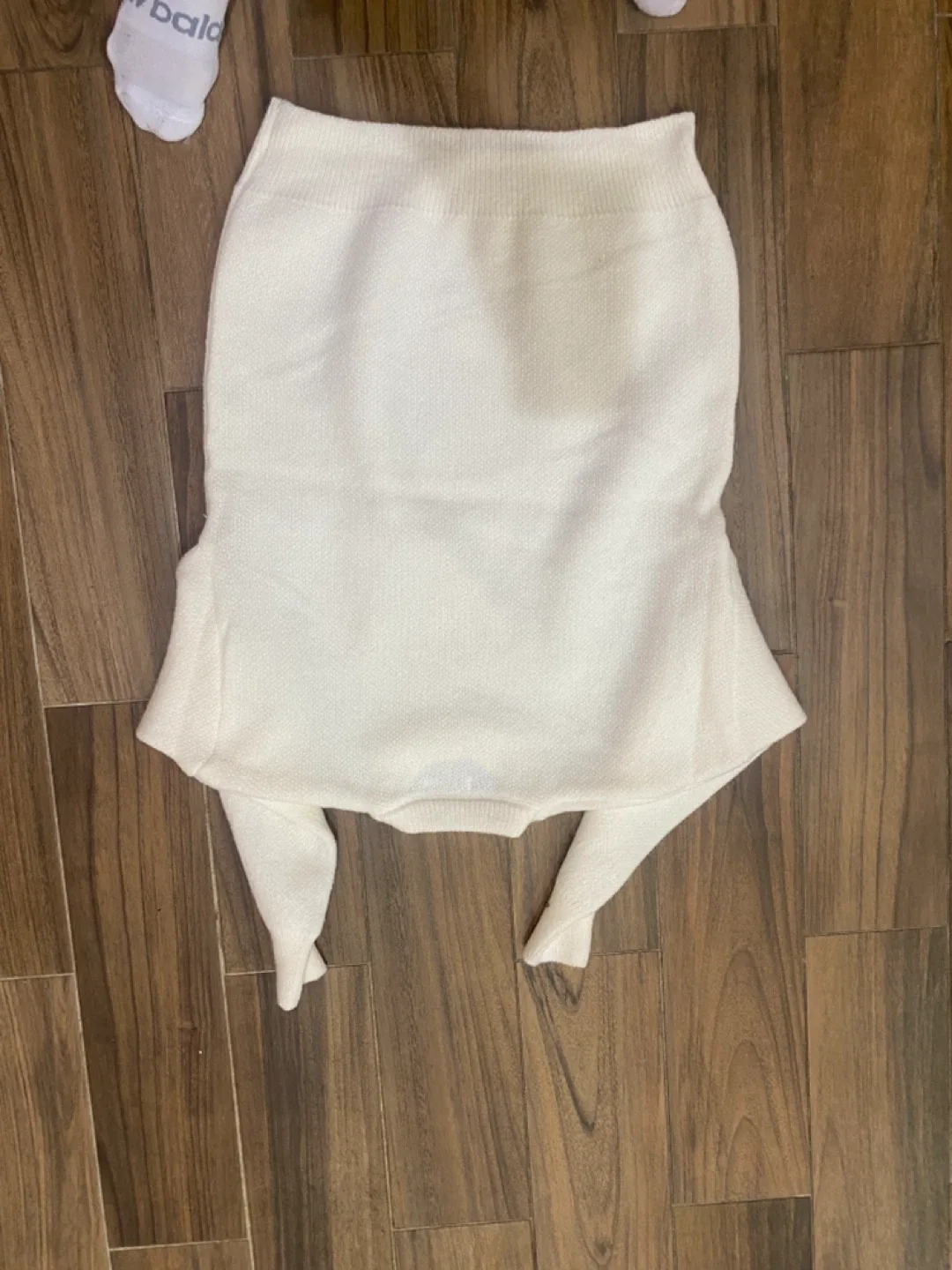 Labubu ladies cream colored sweater image indicator(5)