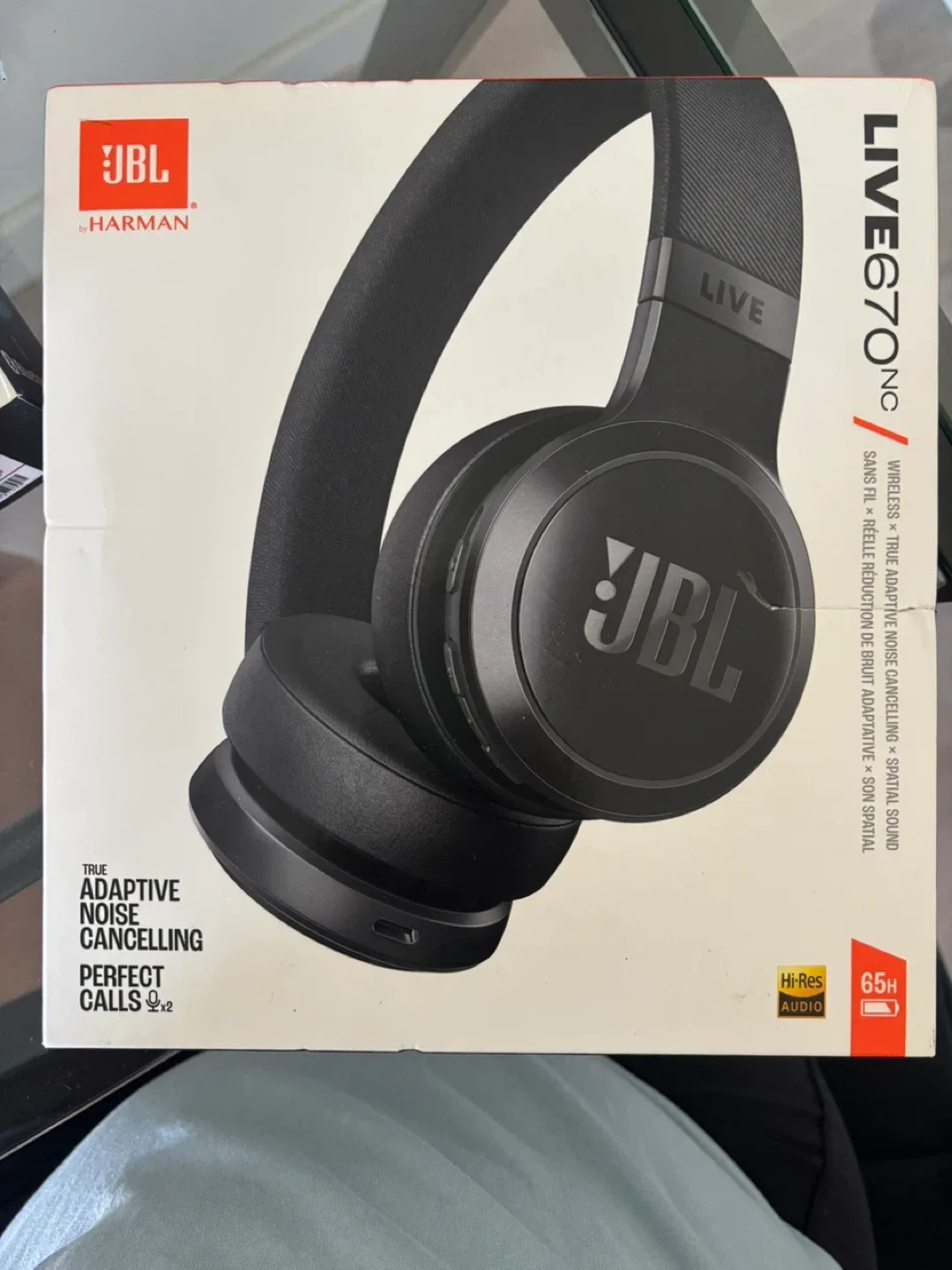 JBL Live 670NC Wireless Noise Cancelling Headphones - Black thumbnail