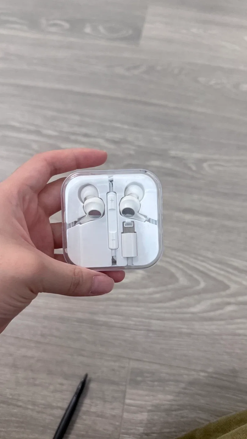headphones with Lightning Connector thumbnail