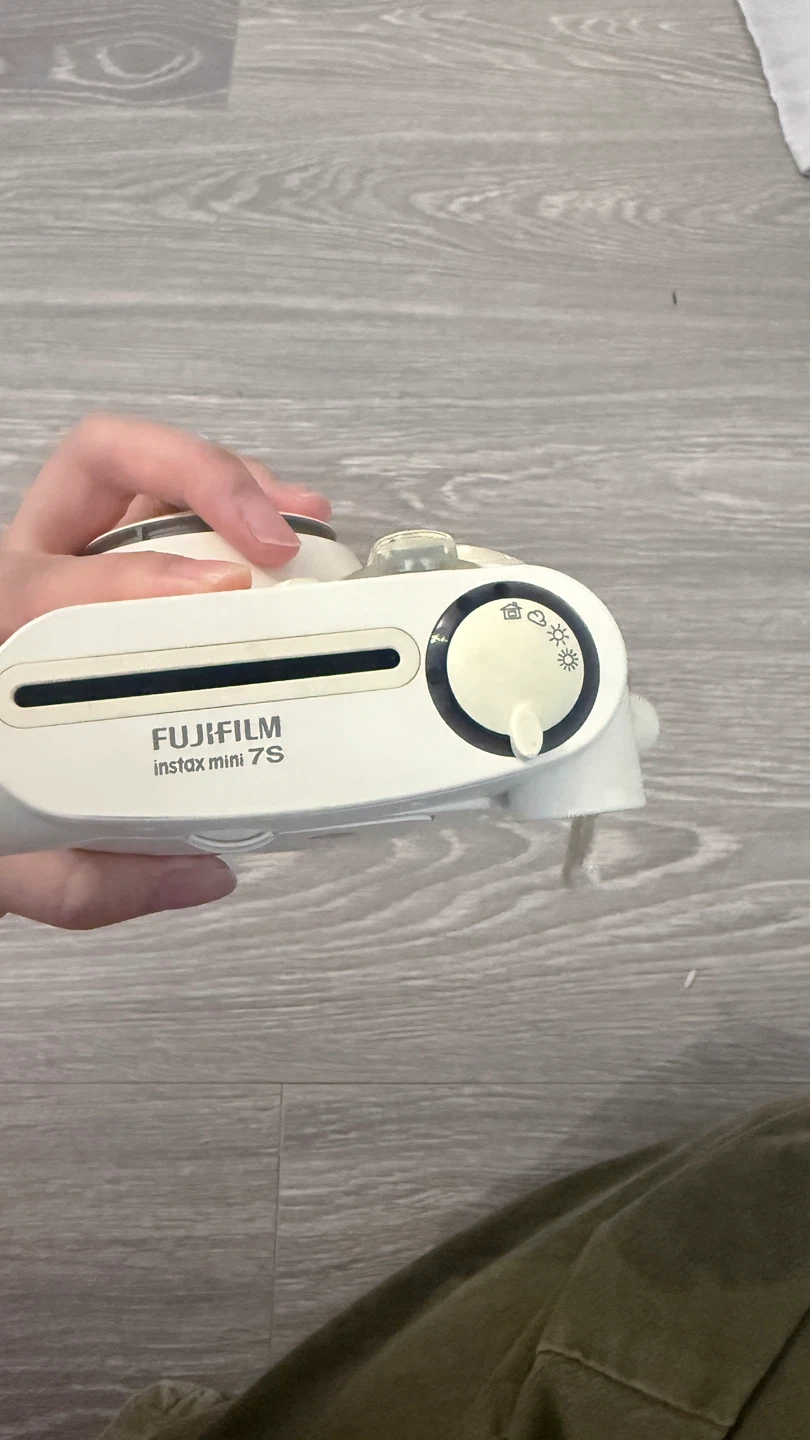 Fujifilm Instax Mini 7S Instant Camera - White - photo 3