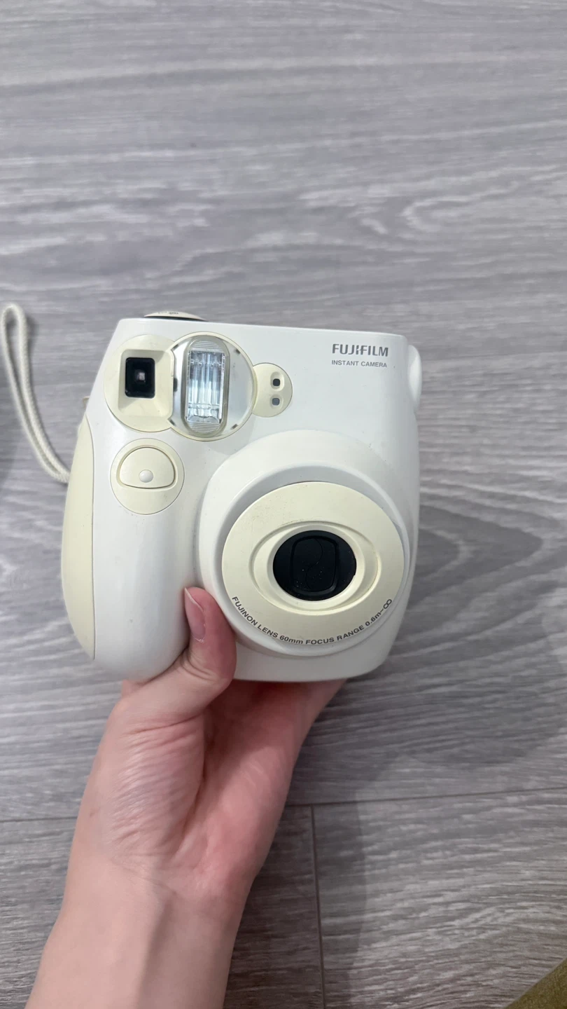 Fujifilm Instax Mini 7S Instant Camera - White