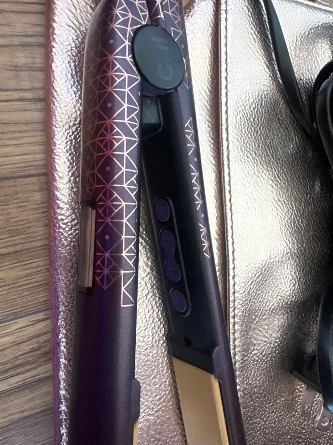 CHI flat iron with travel bag - photo 2