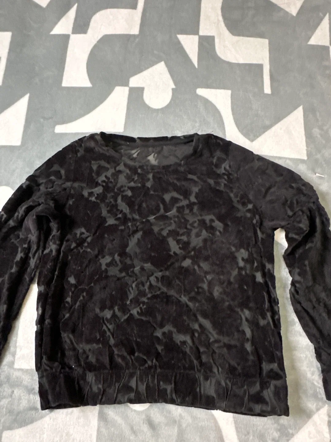 H&MBlack Floral Velvet Long Sleeve Top thumbnail