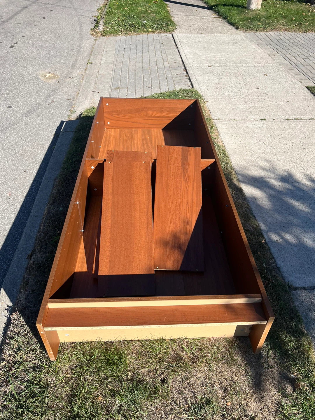 Free Bookshelf