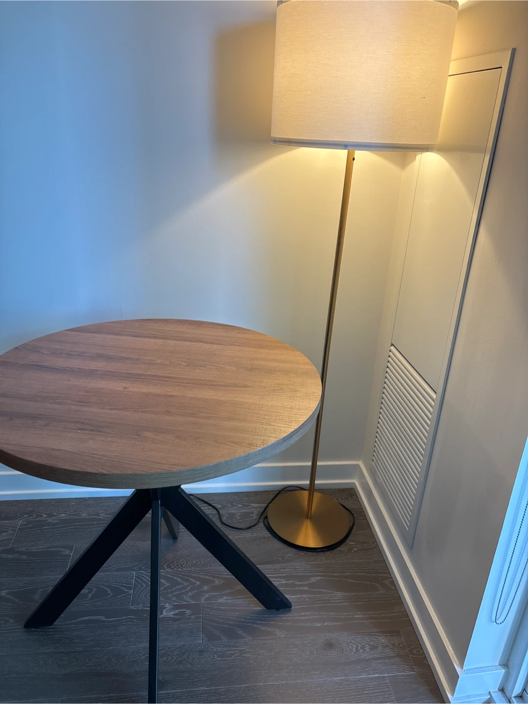 Round Wooden Dining Table - photo 5