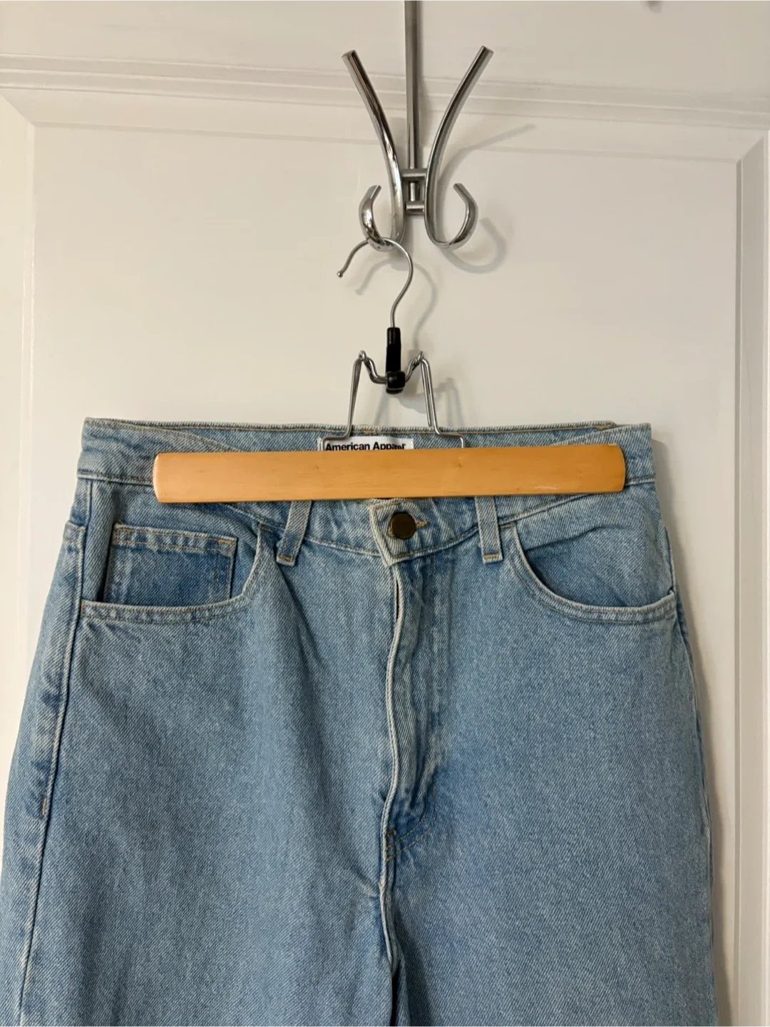 American Apparel Mom Jeans - Light Wash Denim image indicator(6)