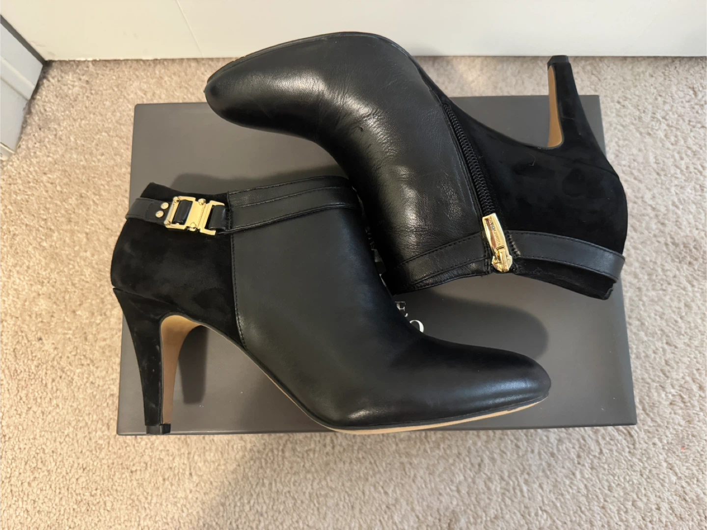 Vince Camuto Black Leather Heeled Booties - photo 4