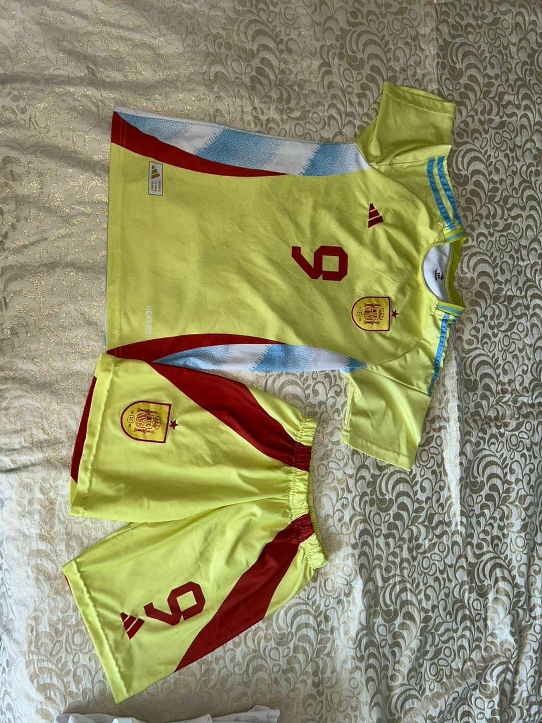Adidas Spain Gavi #9 Soccer Jersey Set - Size 152
