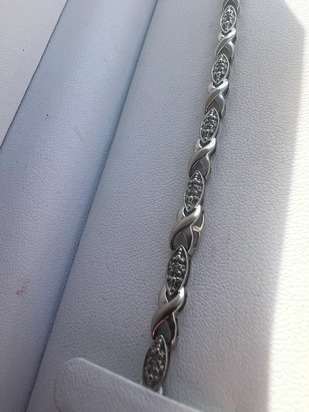 10K White Gold Diamond Accent Bracelet thumbnail