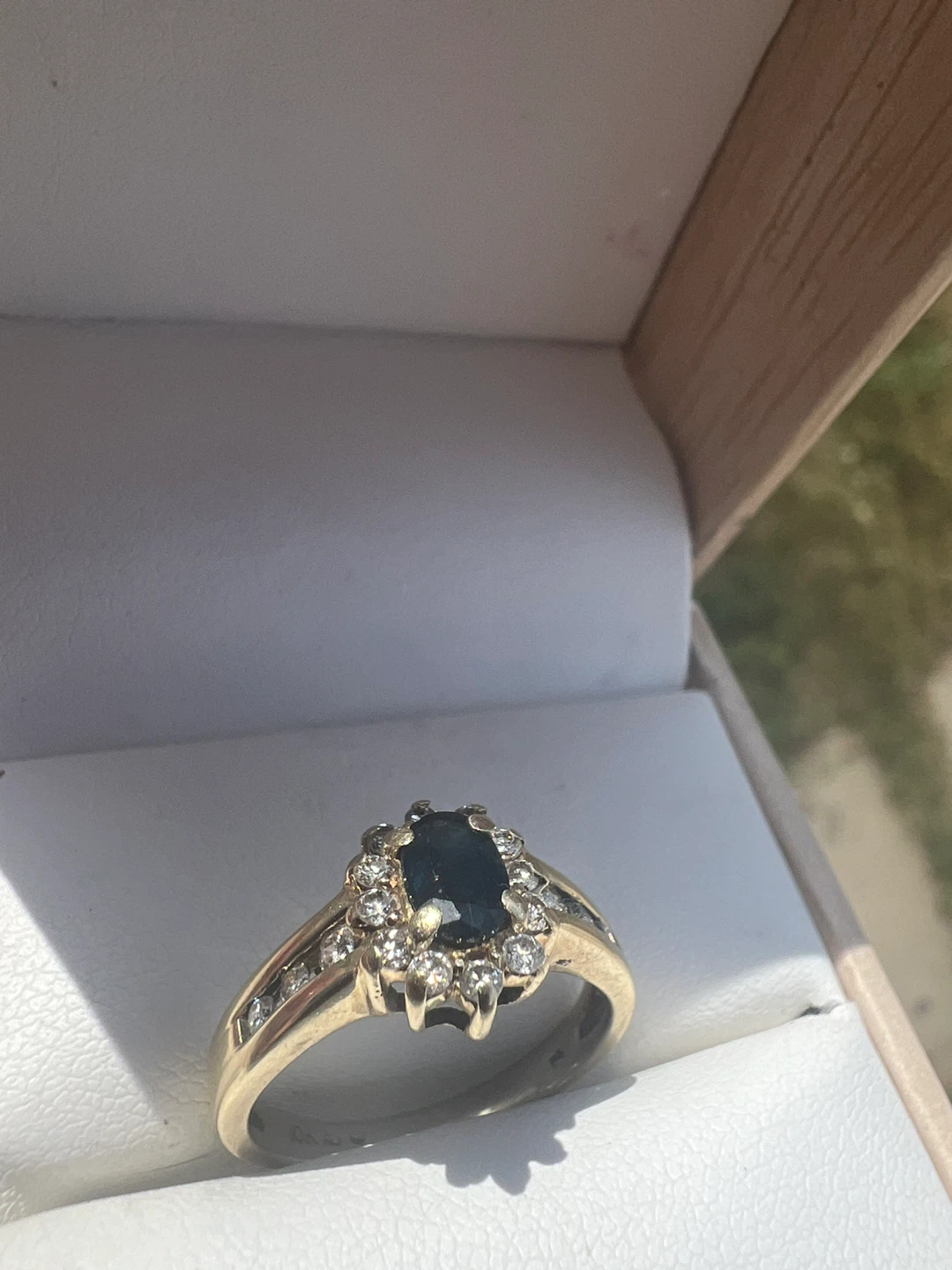 10K Gold Ring with Sapphire and Diamonds - photo 3