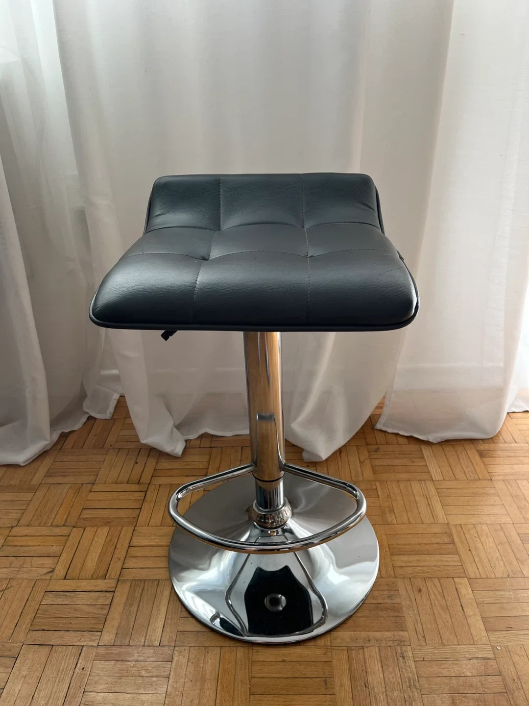 Black Adjustable Height Bar Stool image indicator(4)