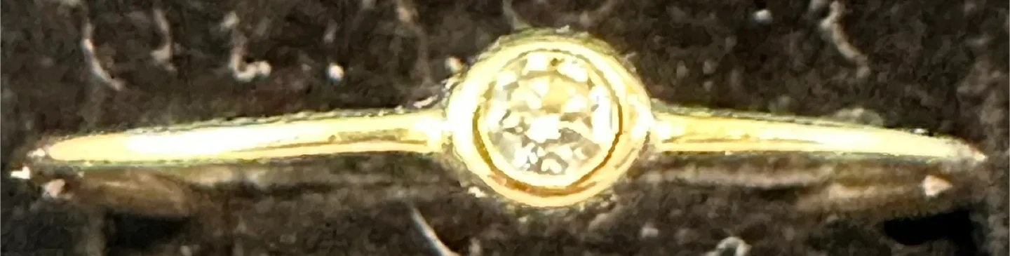 Mejuri Solo Diamond Ring image indicator(6)