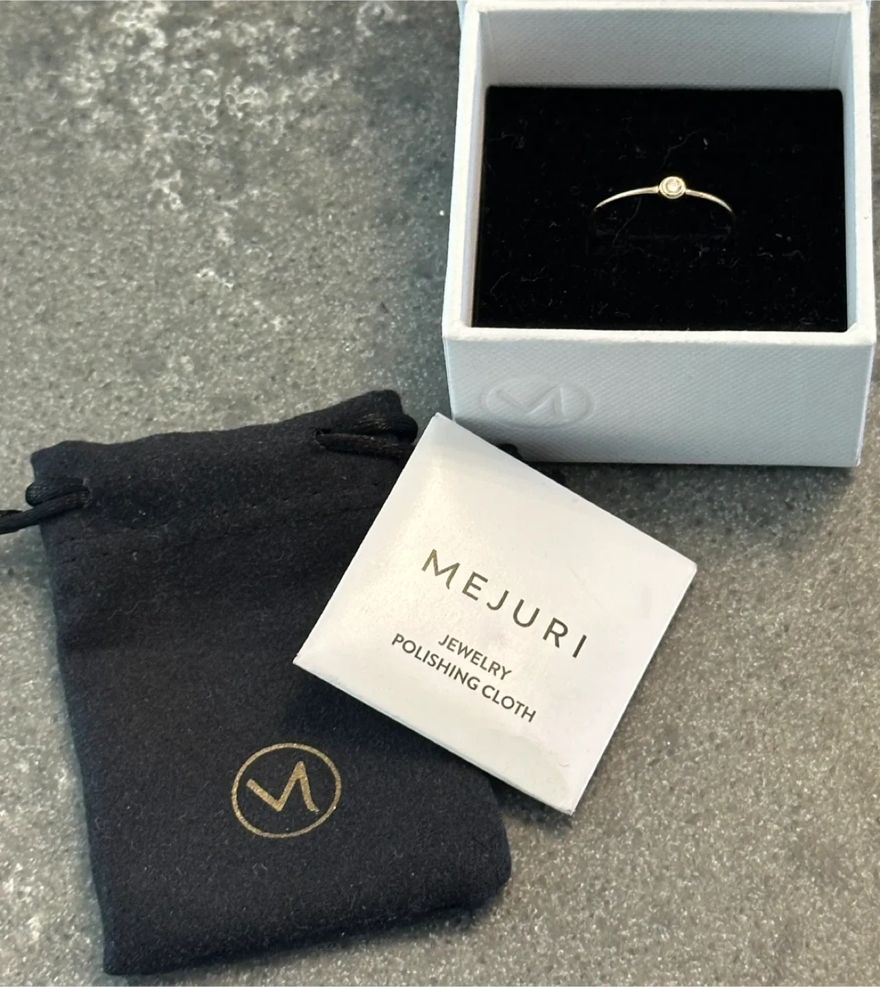 Mejuri Solo Diamond Ring image indicator(2)