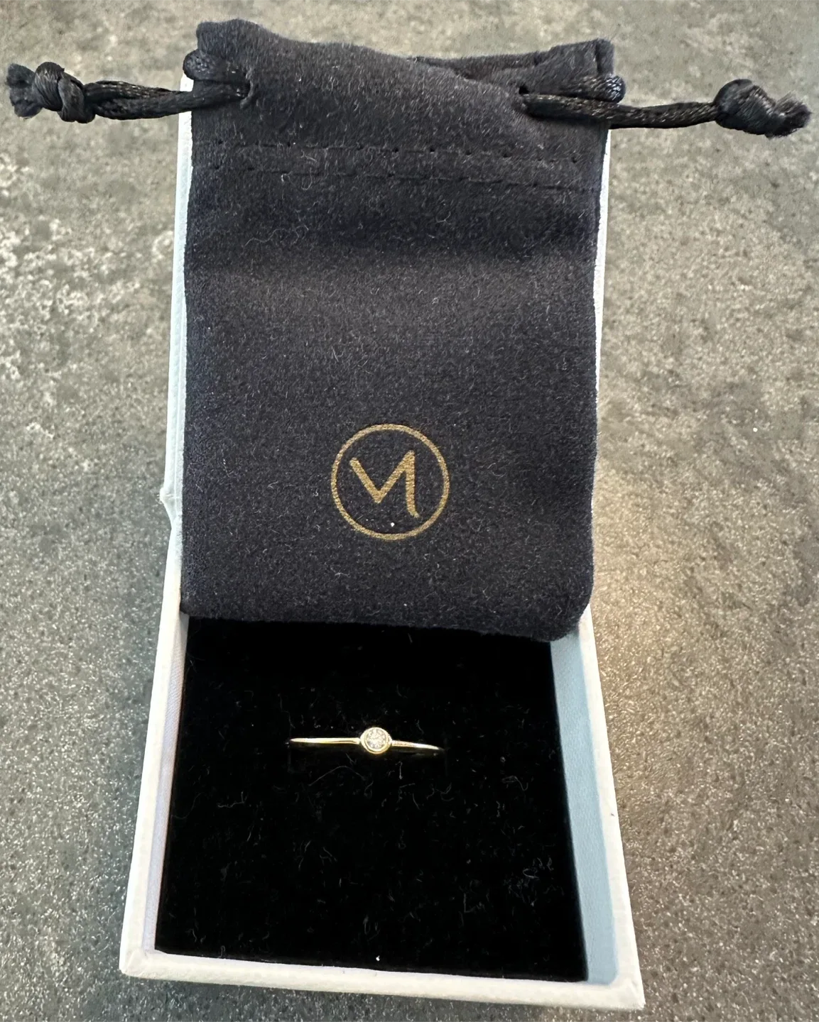 Mejuri Solo Diamond Ring image indicator(7)