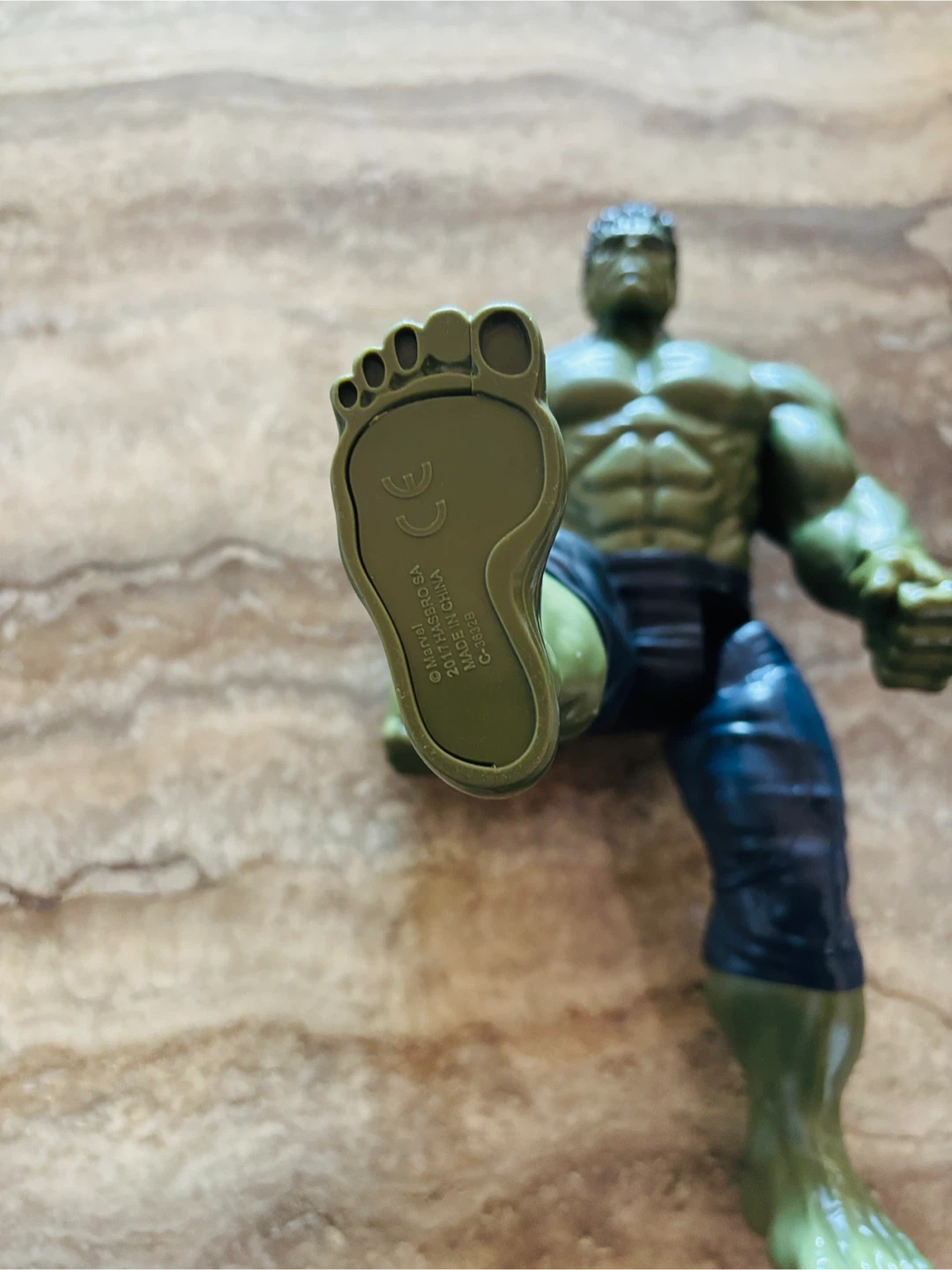 2017 Hasbro Hulk 12” Action Figure - photo 2