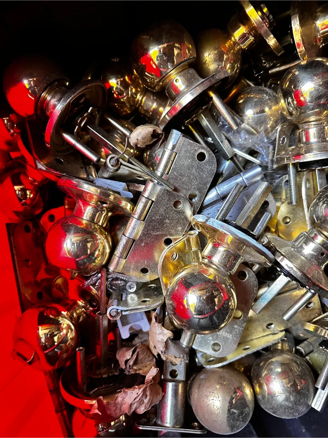 Brass Door Knobs and Hinges image indicator(2)