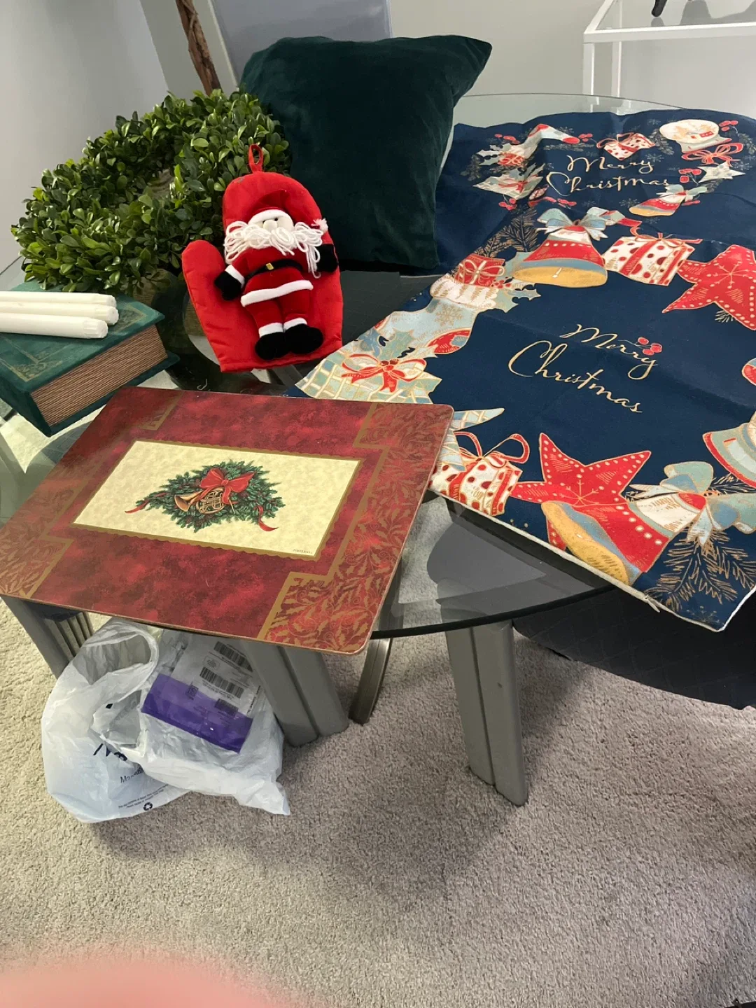 Christmas pillow cases and decor thumbnail