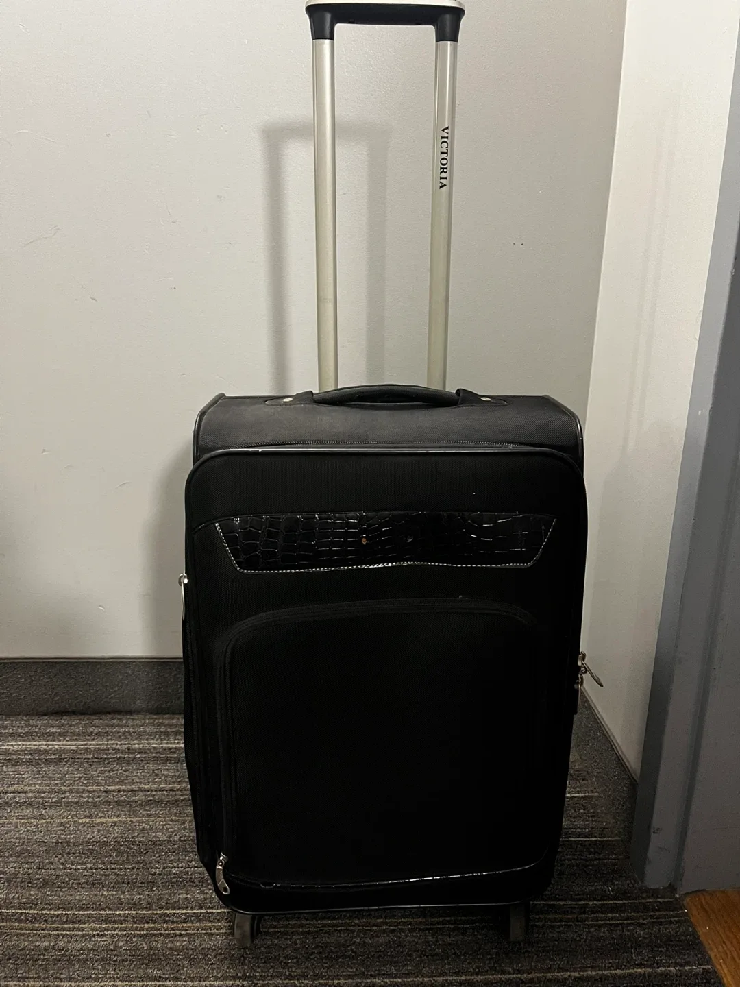 Black Rolling Suitcase 22” Carry-on thumbnail