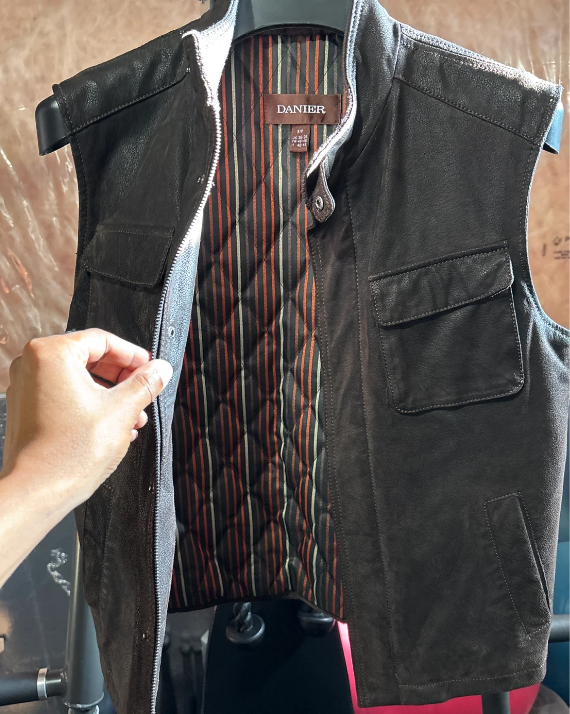 Danier Leather Vest - Size S - photo 2