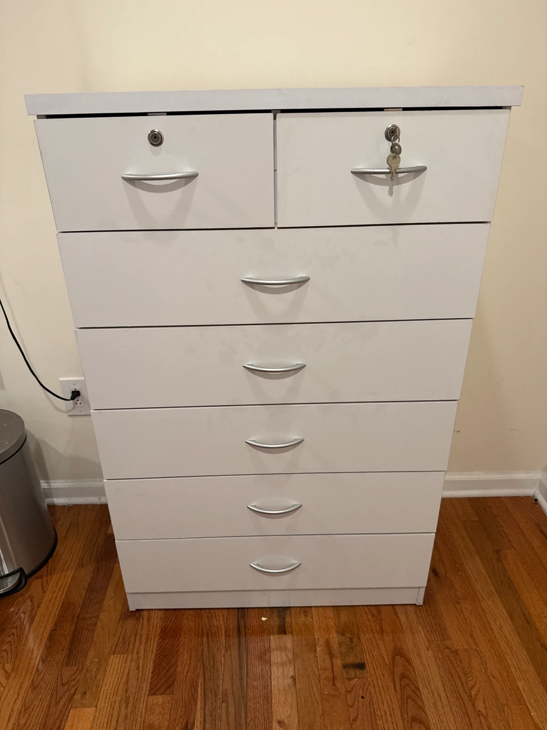 White 6-Drawer Dresser with Keys