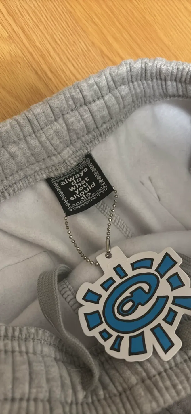 Grey Sweats image indicator(3)