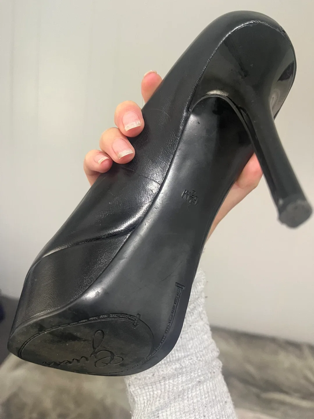 Guess Black Heels - Size 6.5 image indicator(2)