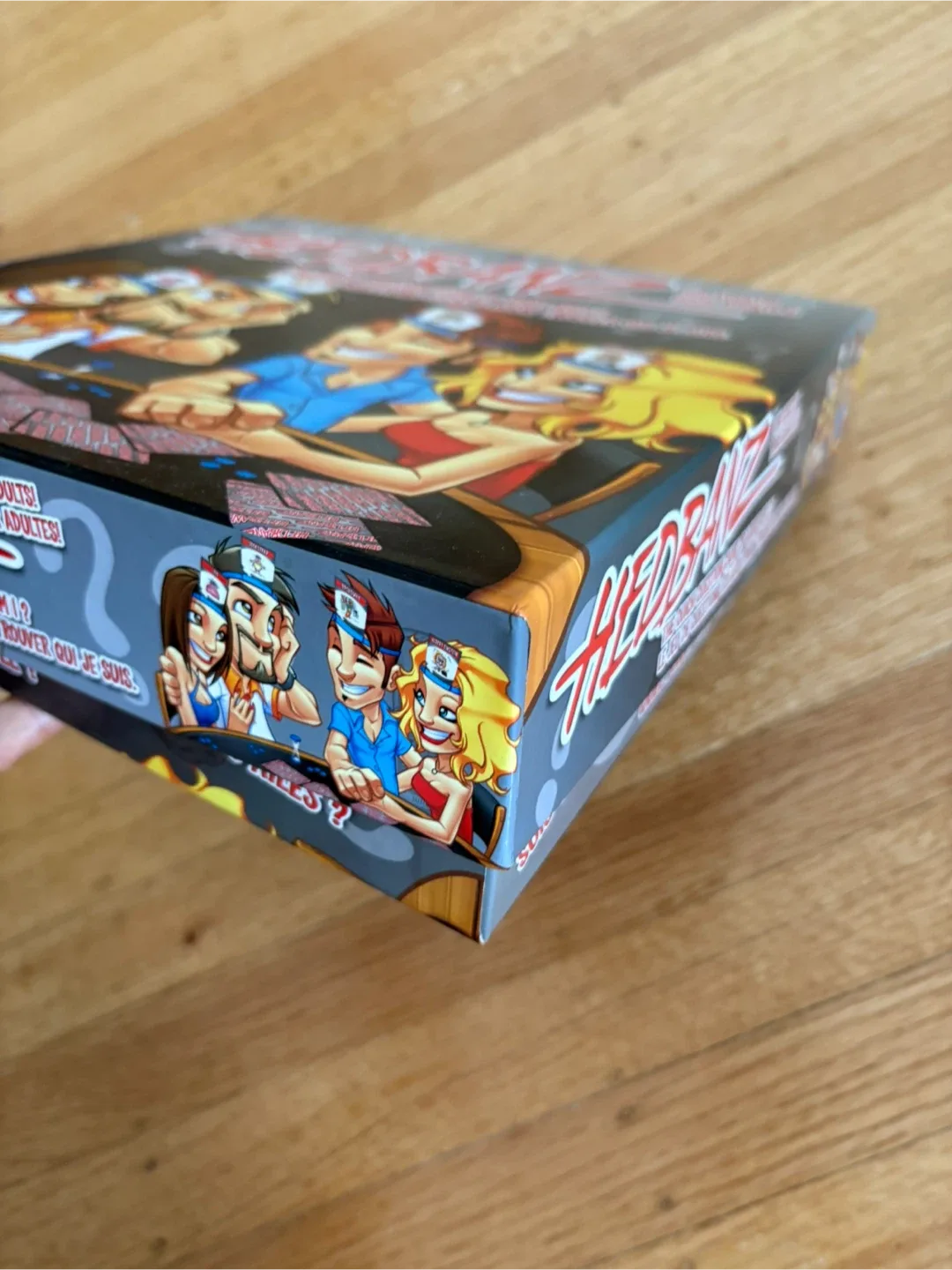 Hedbanz Adult Party Game image indicator(2)