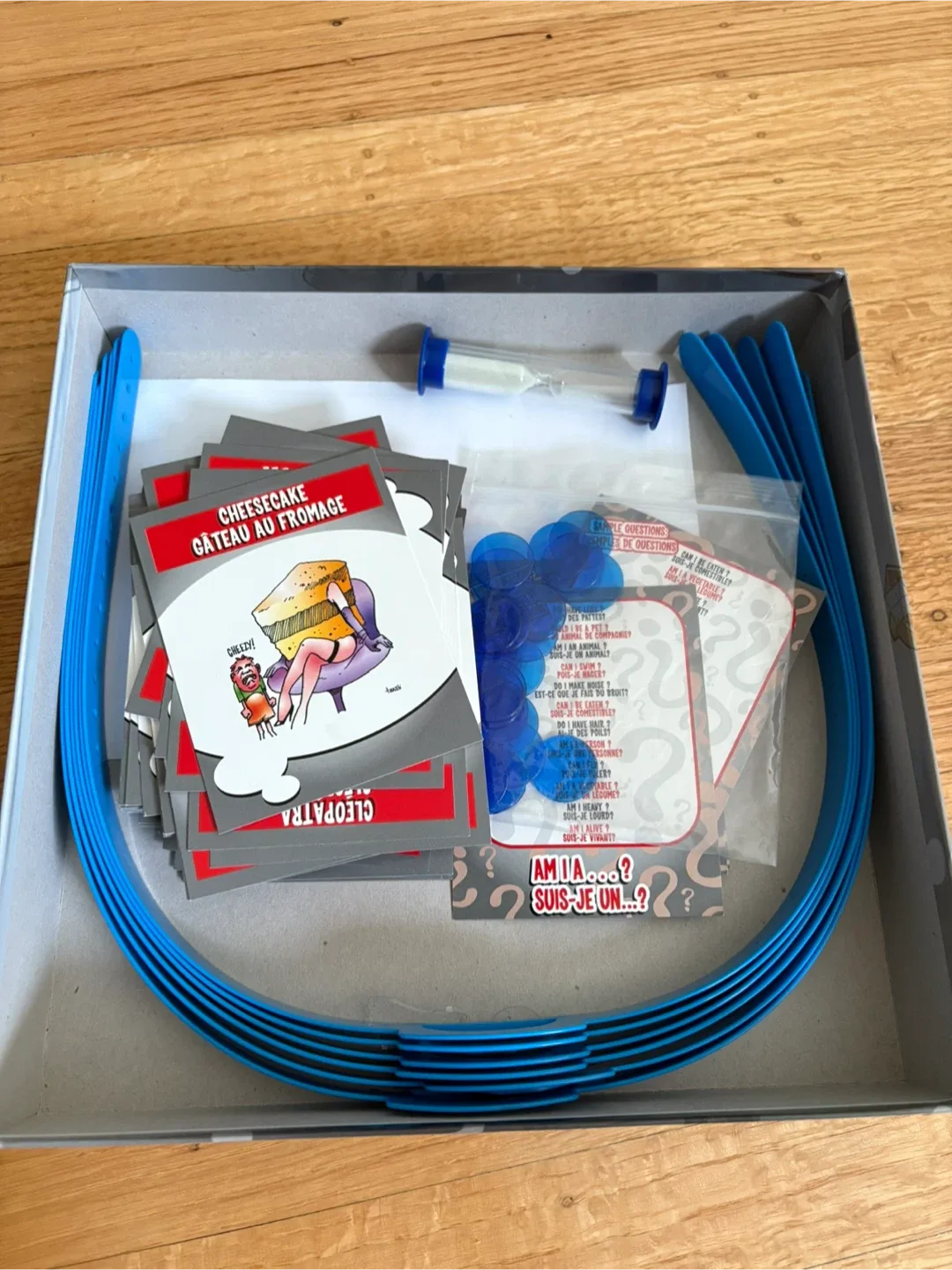 Hedbanz Adult Party Game image indicator(3)