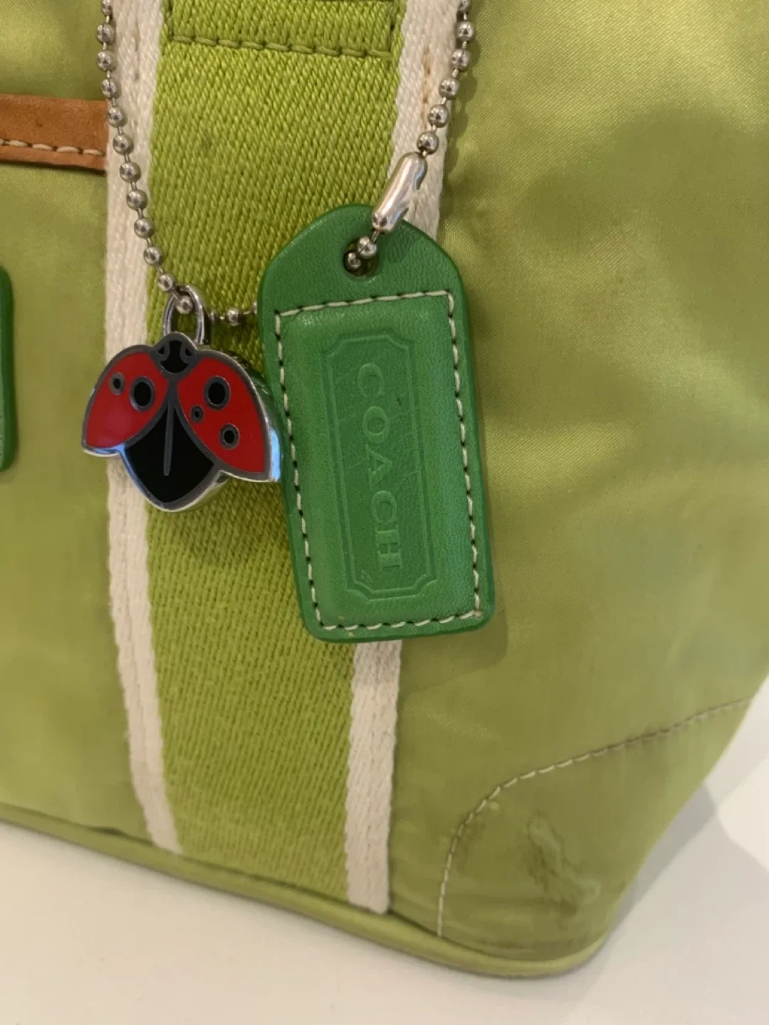 🐞 Preloved  Coach Small  Nylon Hampton Tote Bag 🐞 image indicator(10)