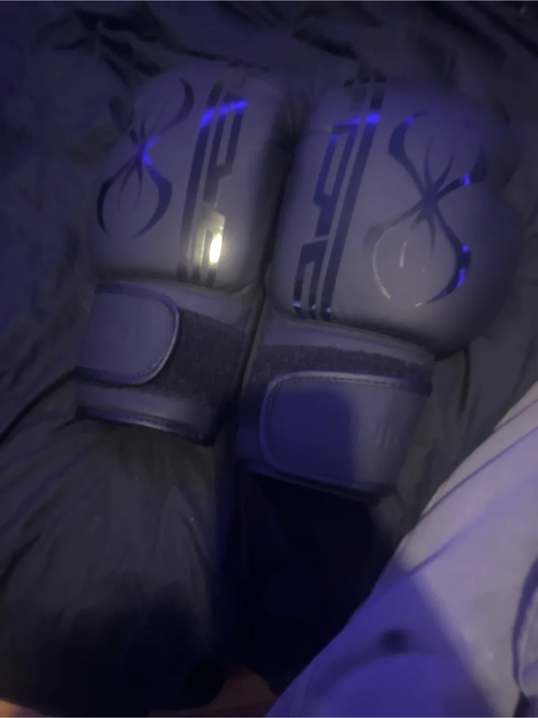 STING Armaplus Training/Sparring Boxing Gloves 14 oz image indicator(2)